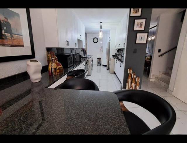 3 BEDROOM TOWNHOUSE FOR SALE IN BRACKENHURST